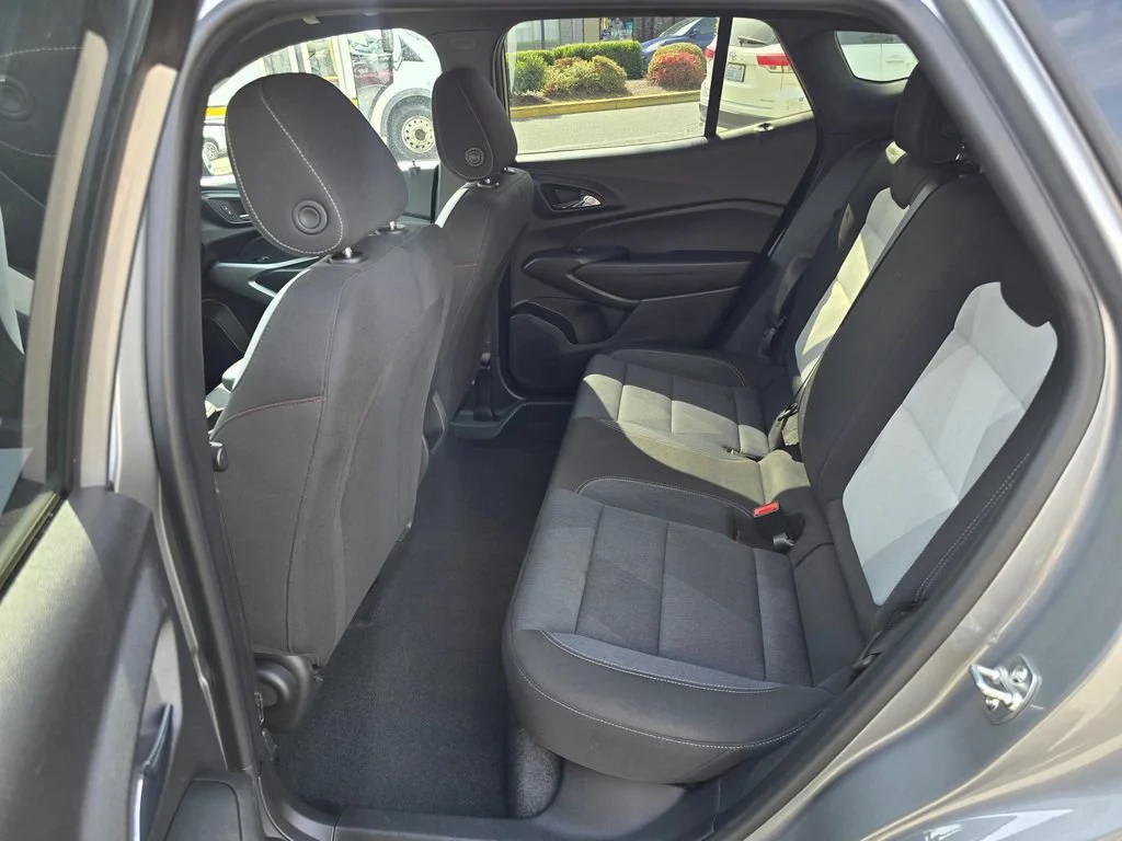 2025 Chevrolet Trax RS - Photo 16