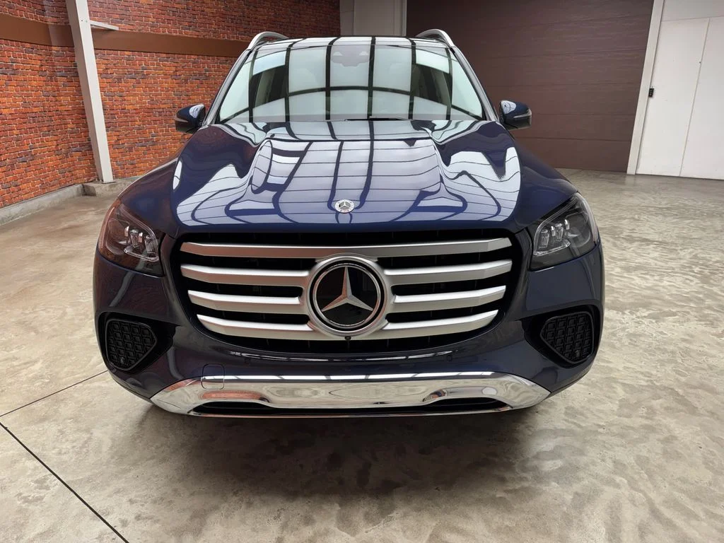 Used 2026 Blue Mercedes-Benz GLS 450 image 8