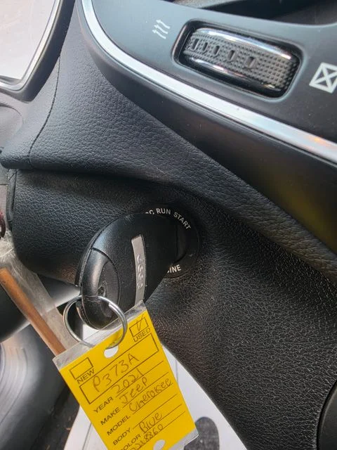 Used 2021 Blue Jeep Latitude image 21