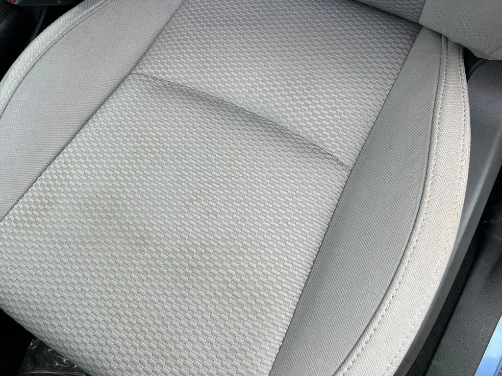 Used 2018 Blue Subaru 2.5i Premium image 12