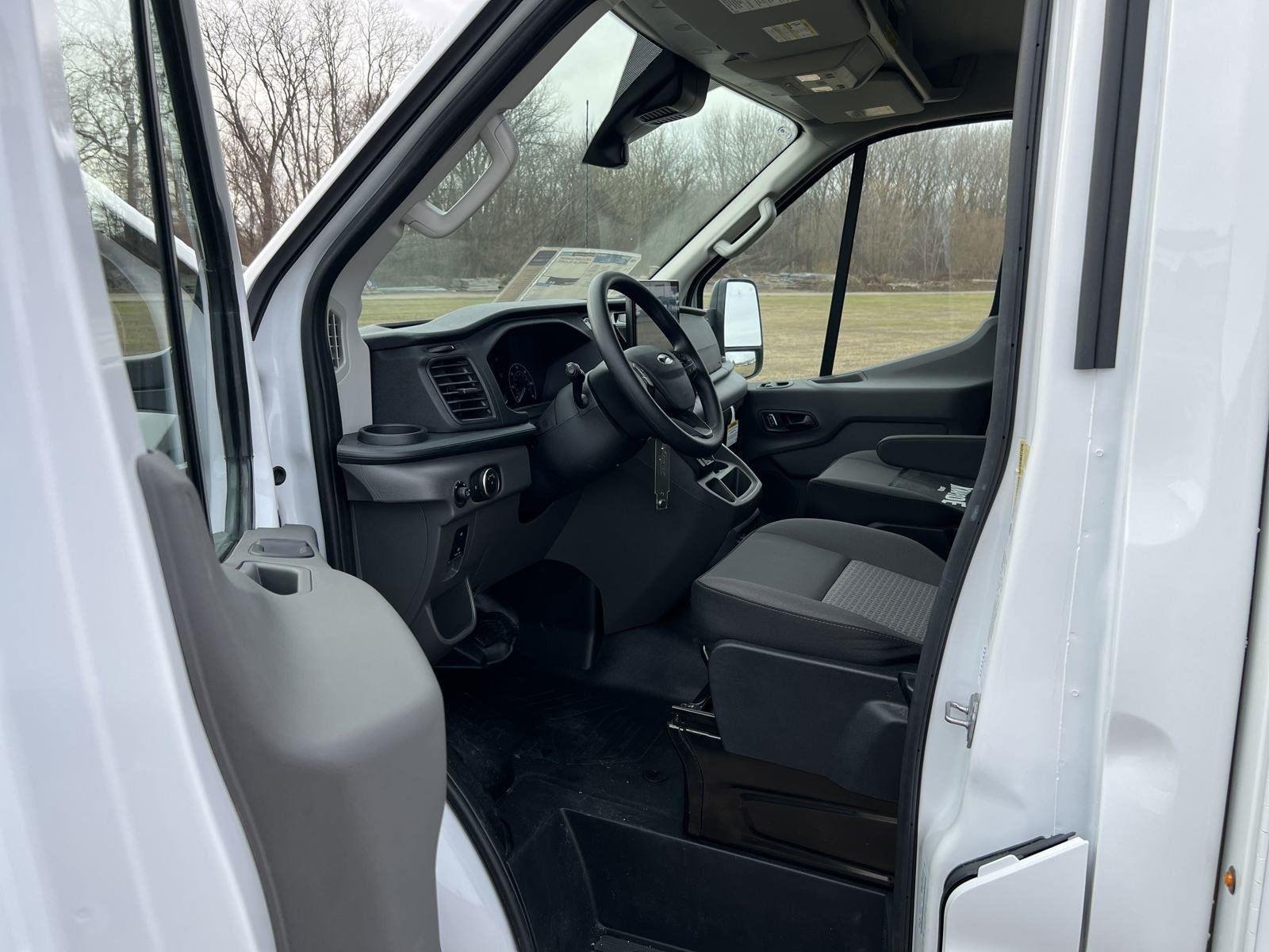 Used 2024 Oxford White Ford T350 AWD SRW image 11