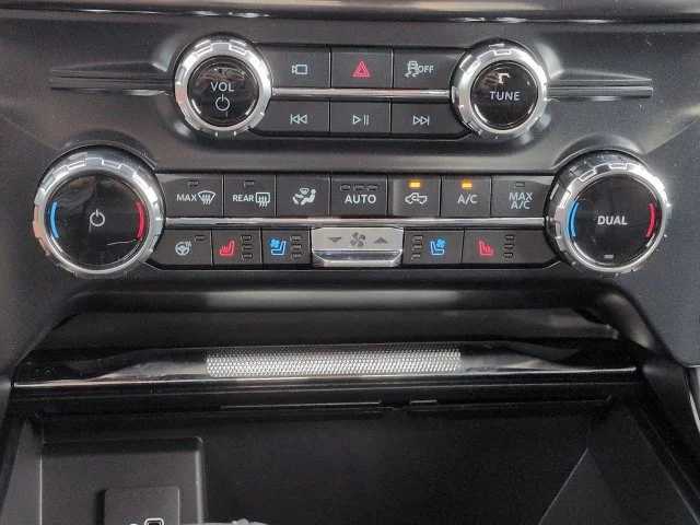 New 2026 Oxford White Ford Lariat® image 24