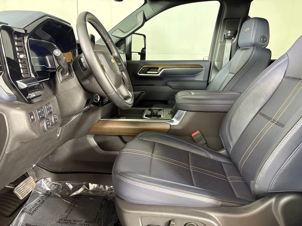 Used 2025 Gray Chevrolet High Country image 26