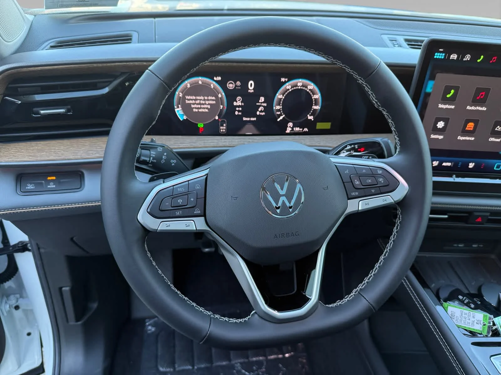 New 2027 Opal White Pearl Volkswagen SE w/Technology image 13