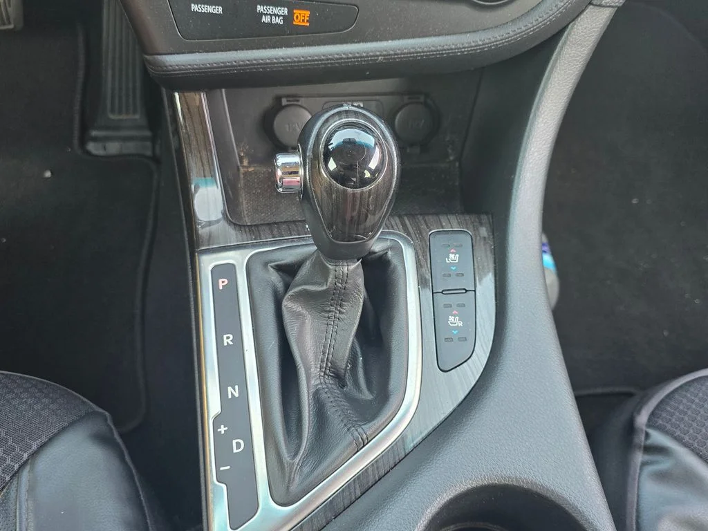 Used 2013 Silver Kia EX image 31