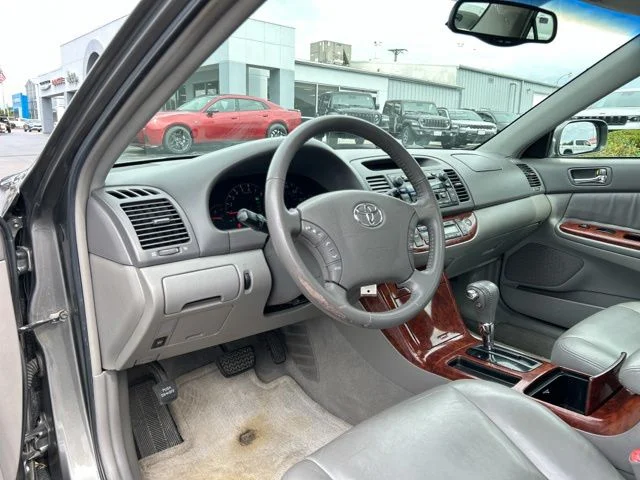 Used 2005 Phantom Gray Pearl Toyota XLE image 28