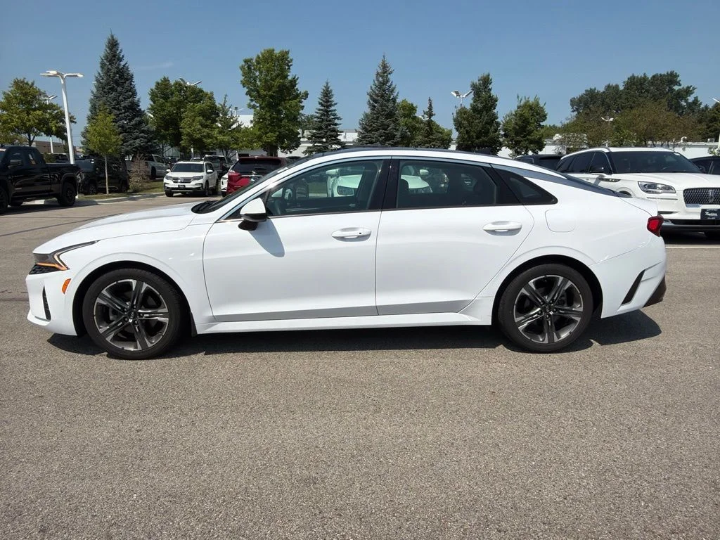 Used 2021 White Kia EX image 4