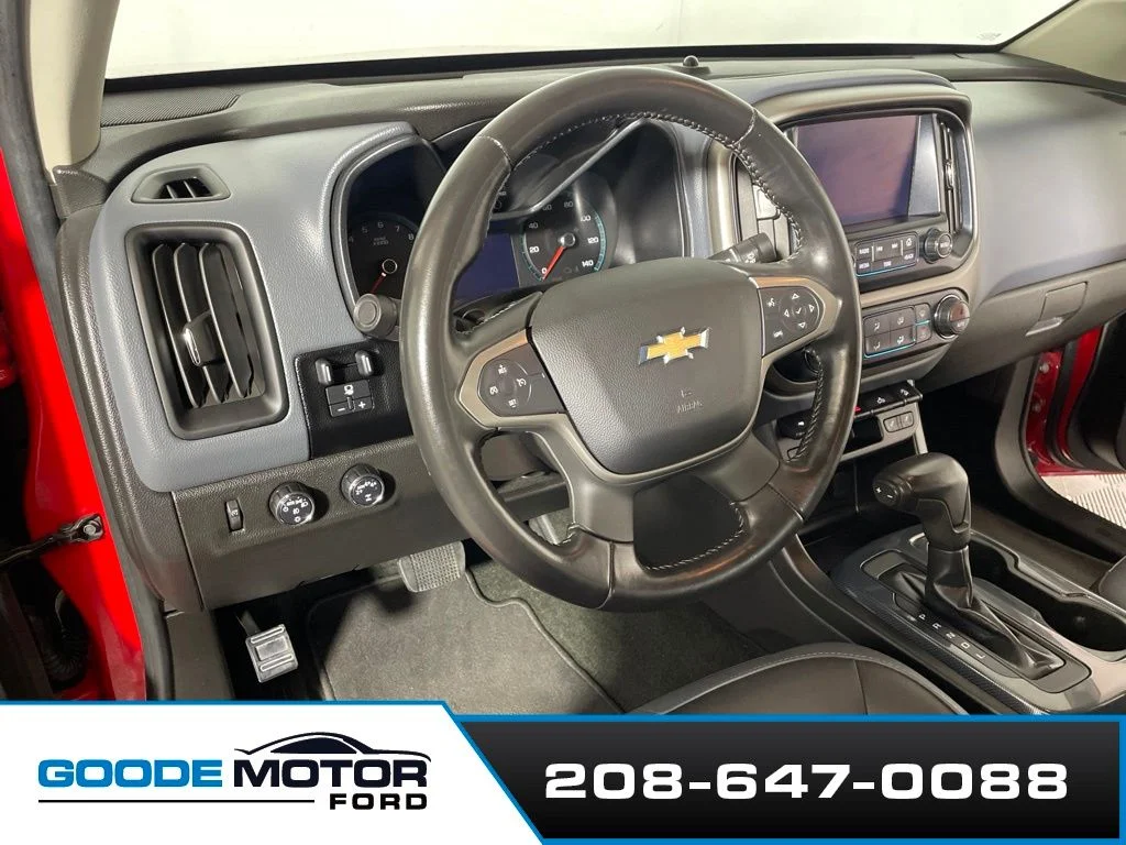 Used 2018 Red Chevrolet Z71 image 9