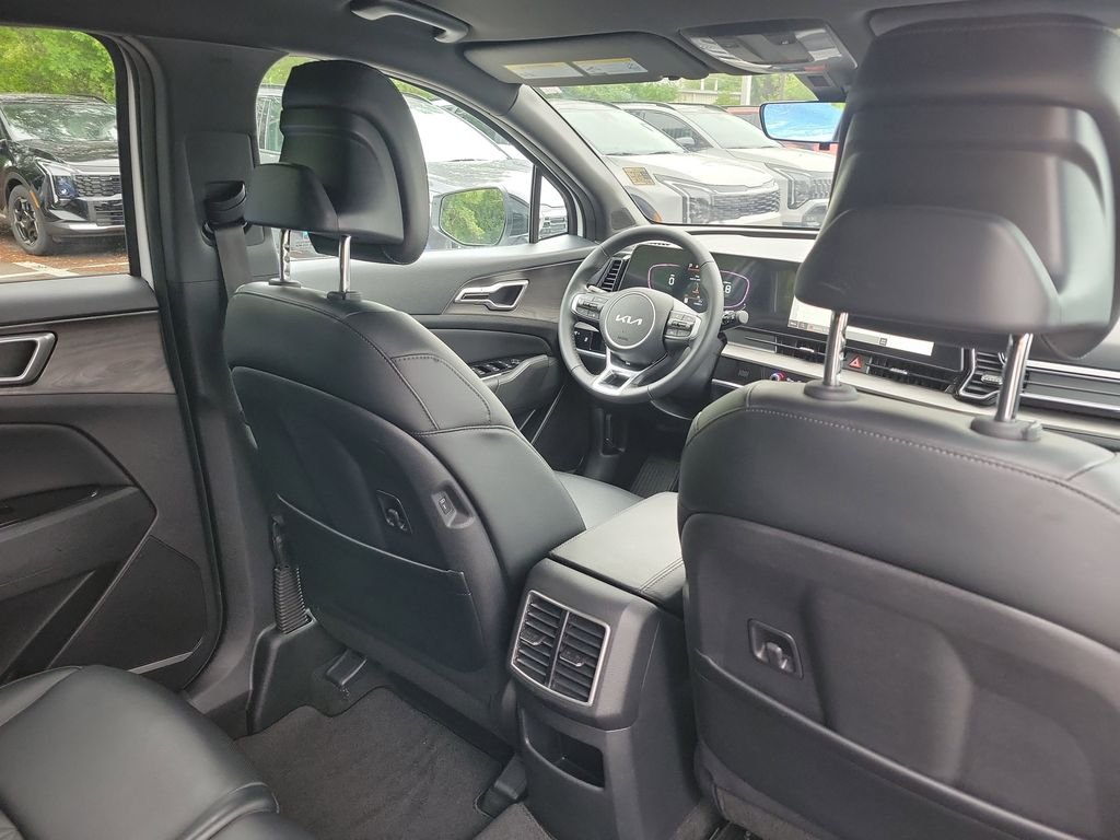 Used 2023 White Kia X-Line image 13