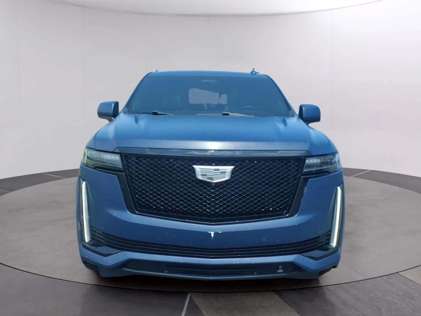 Used 2021 CRYSTAL WHITE TRICOAT Cadillac Sport Platinum image 10