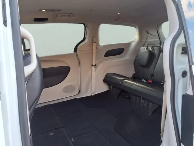 Used 2024  Chrysler Touring L image 20