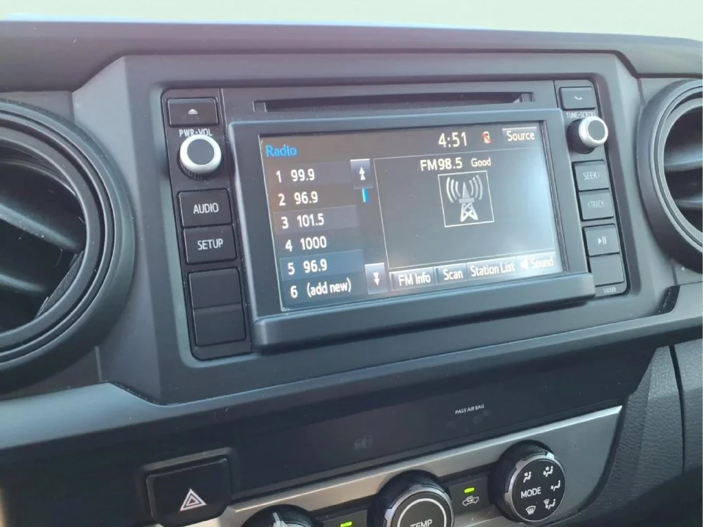Used 2019 Silver Toyota SR image 26