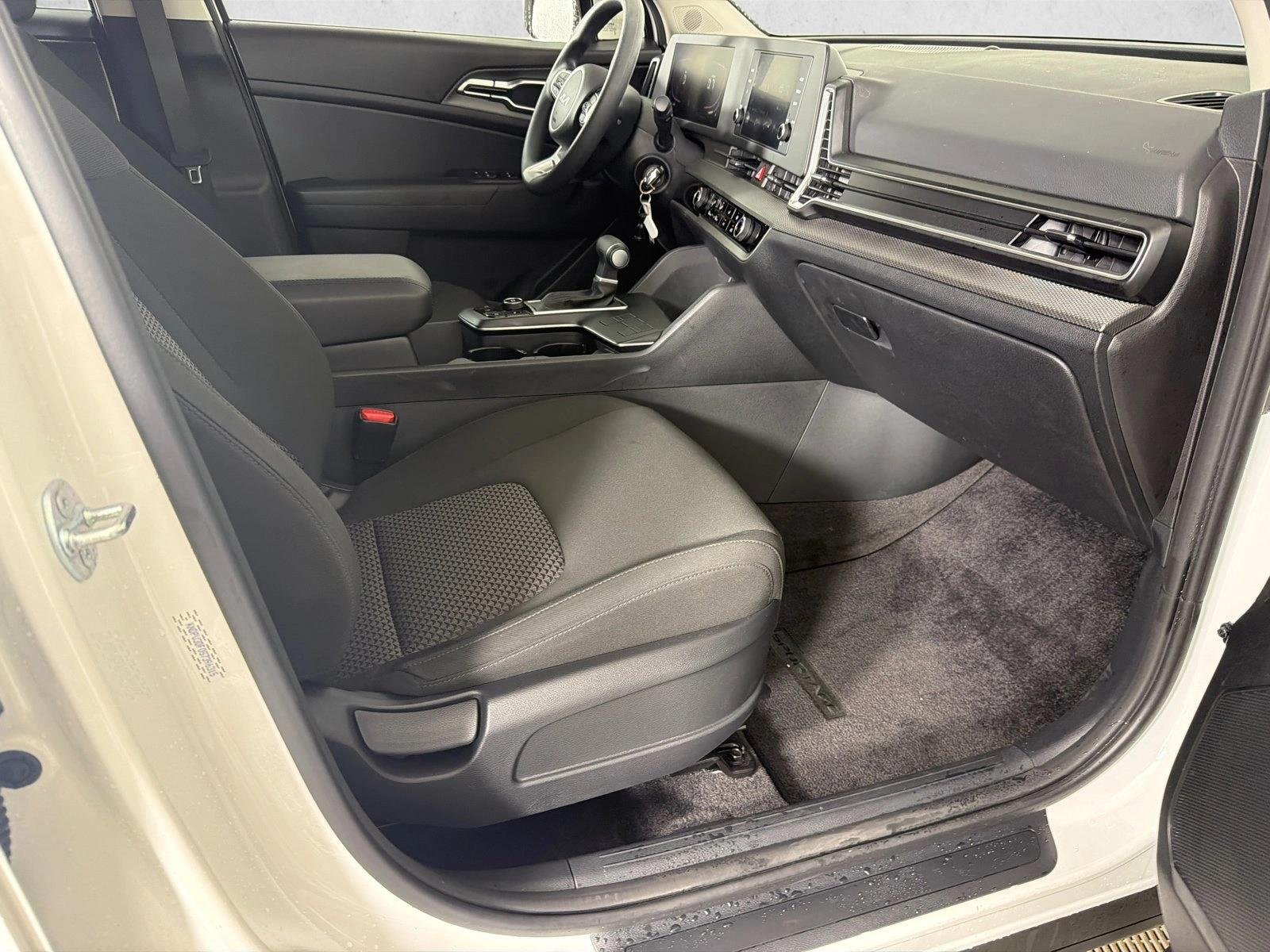 Used 2025 Snow White Pearl Kia LX image 13
