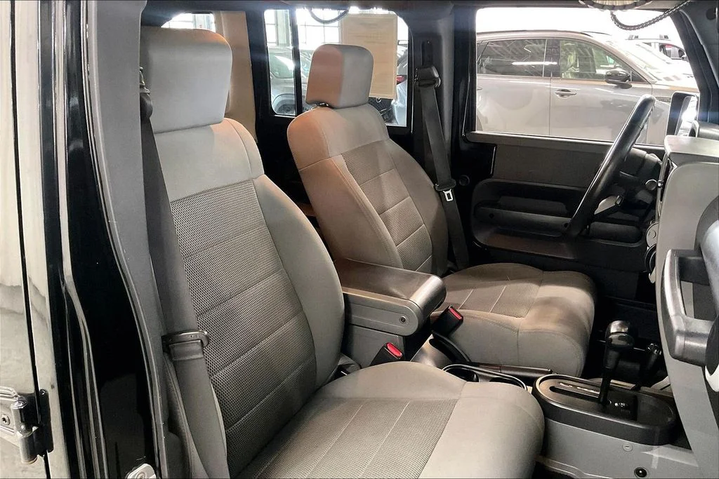 Used 2008 Black Jeep Unlimited Sahara image 6