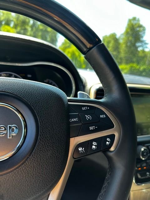 Used 2016 Brilliant Black Crystal Pearlcoat Jeep Summit image 31