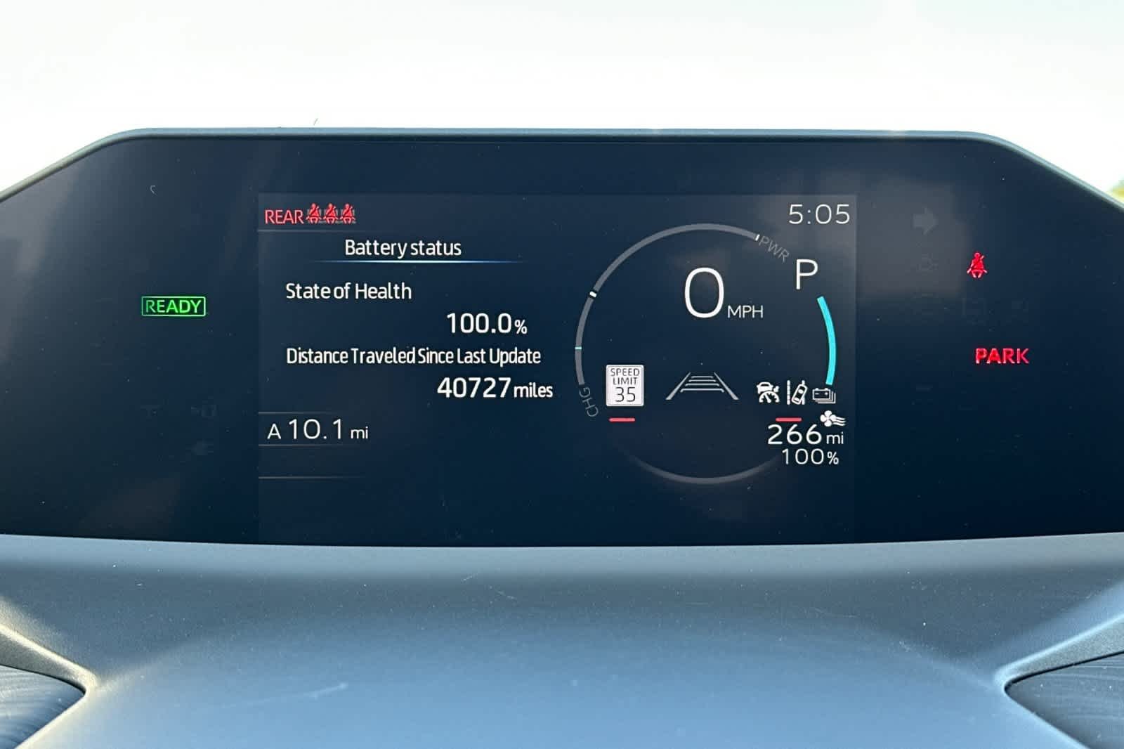New 2026 Wind Chill Pearl with Midnight Black Metallic roof <sup>1</sup> Toyota  XSE image 22