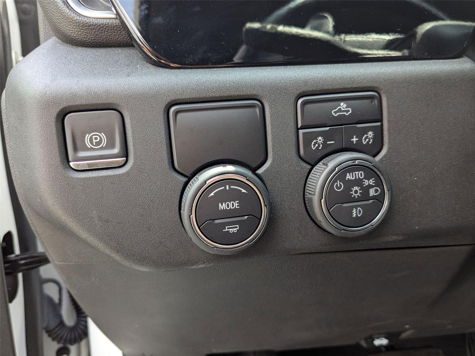 Used 2022 Summit White Chevrolet RST image 15
