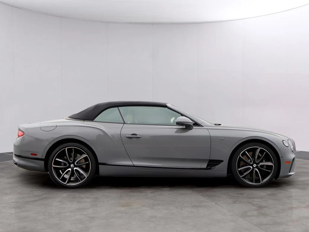 Used 2022 Cambrian Gray Metallic Bentley V8 image 4