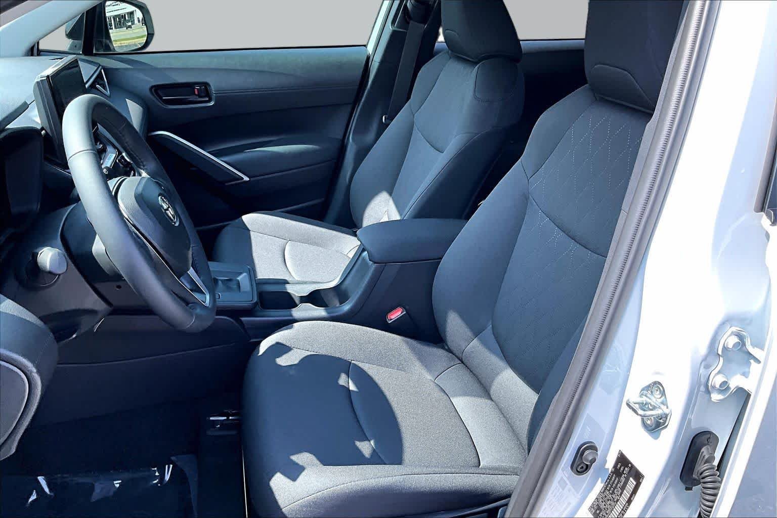 Used 2026 Wind Chill Pearl Toyota LE image 8
