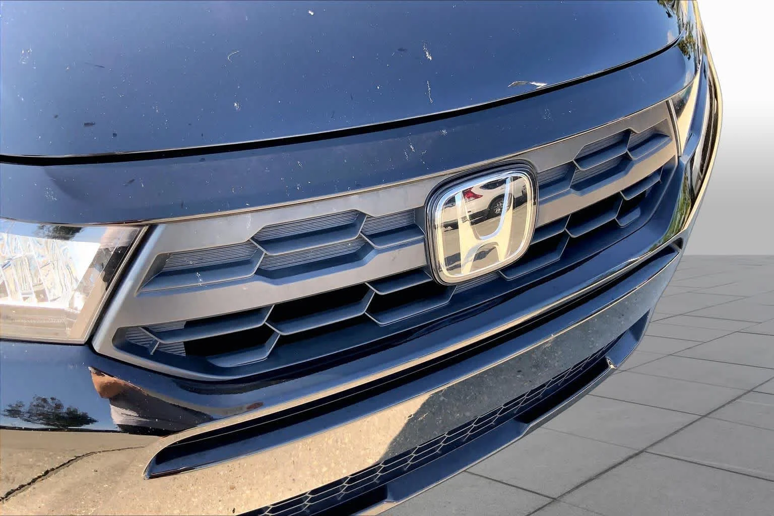 Used 2025 Crystal Black Pearl Honda EX-L image 29