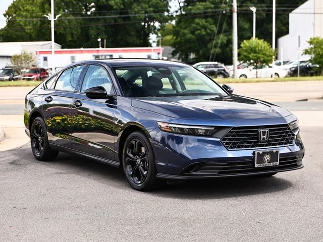 Used 2025 Canyon River Blue Metallic Honda SE image 14