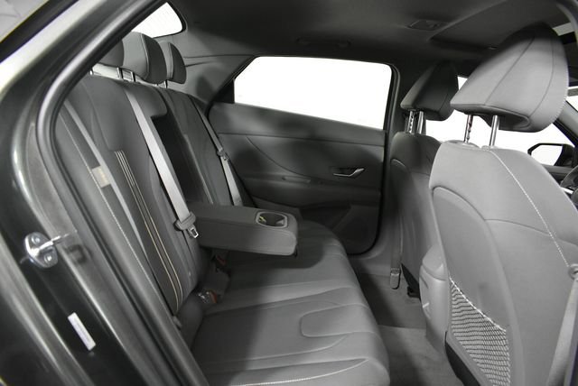 2025 Hyundai Elantra SEL - Photo 16