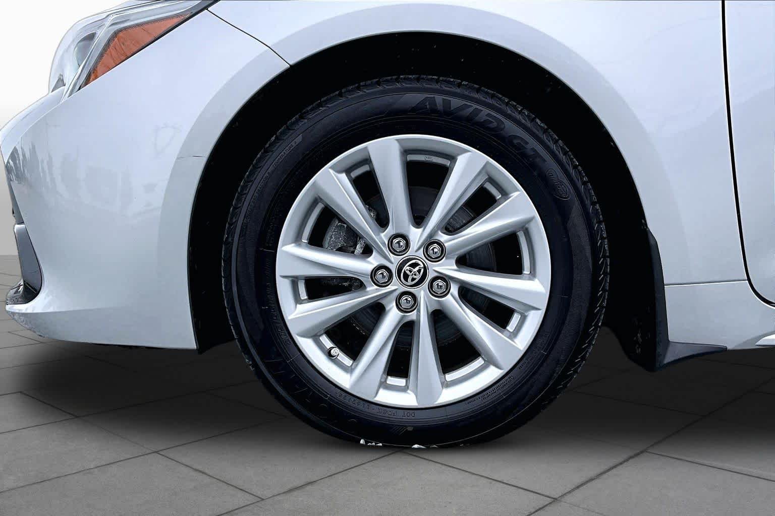 Used 2025 Classic Silver Metallic Toyota SE image 11