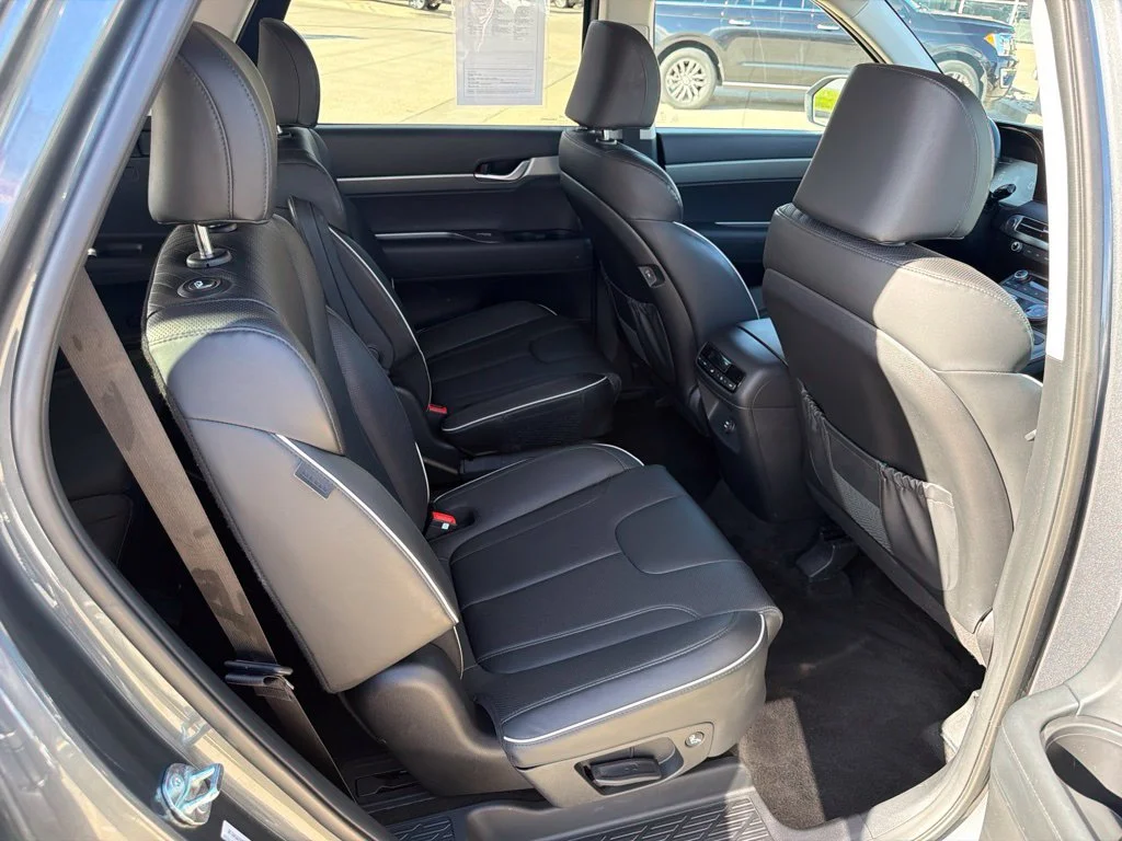 Used 2025 Gray Hyundai SEL image 19