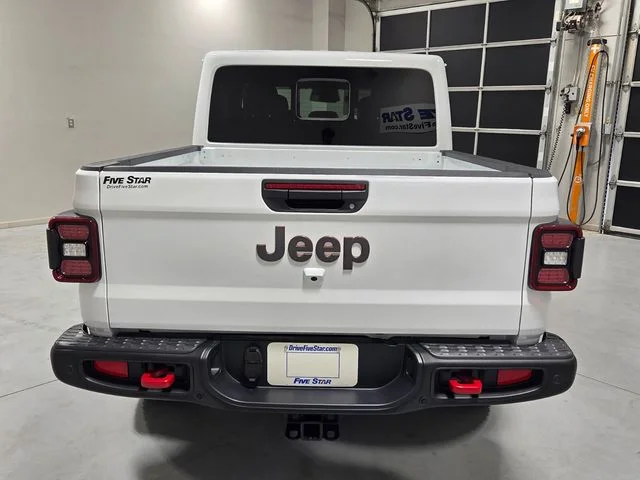 New 2026 Bright White Clear-Coat Exterior Paint Jeep Rubicon X image 9