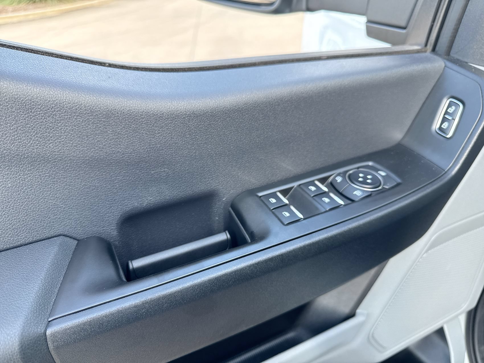 Used 2025 Oxford White Ford XL image 13