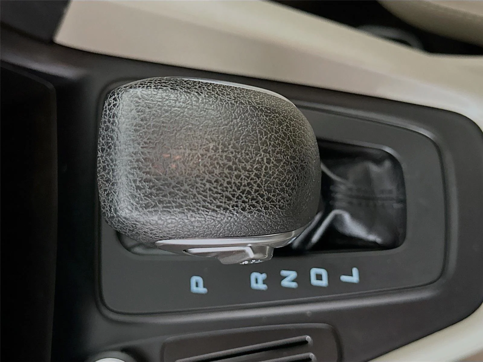 Used 2017  Ford SE image 15