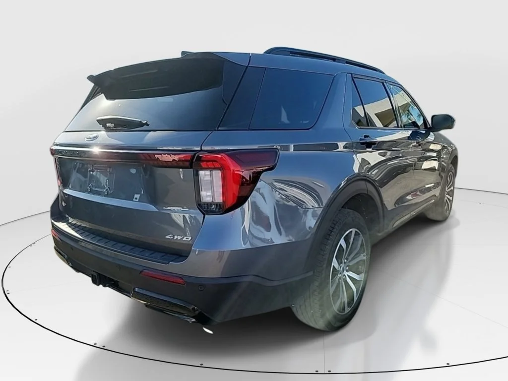 Used 2025 Gray Ford ST-Line image 6