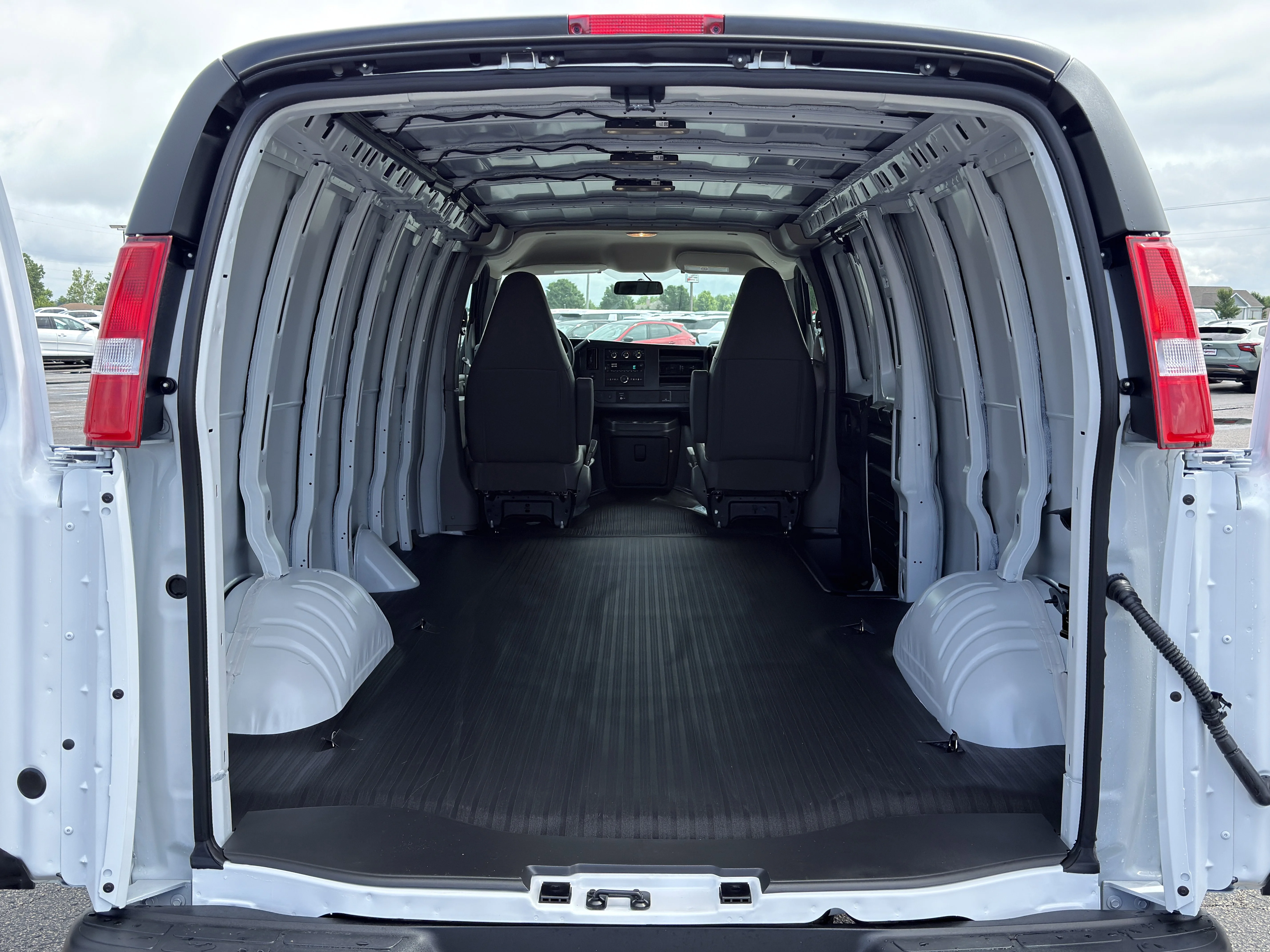 2026 GMC Savana Cargo Work Van - Photo 11