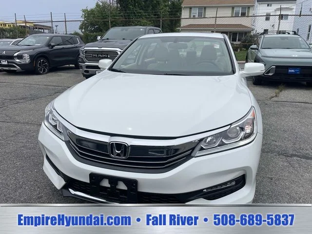 Used 2016 Silver Honda EX-L image 10