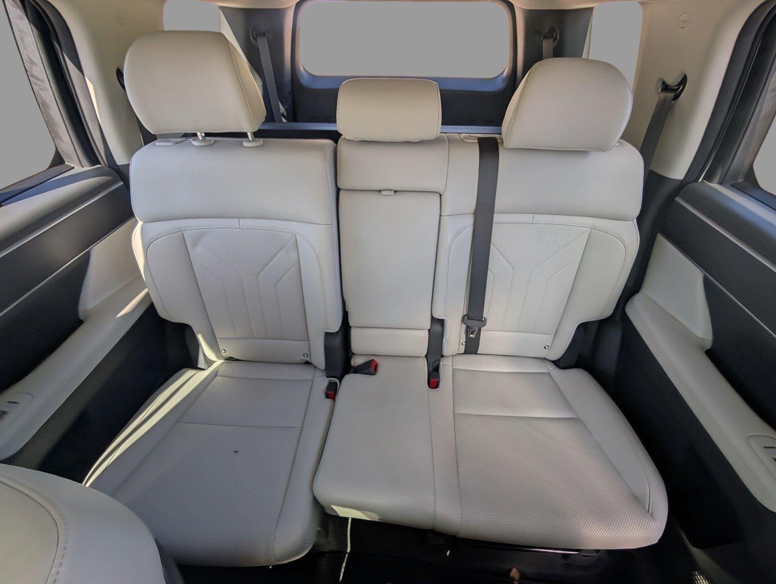 Used 2024 Serenity White Hyundai SEL image 31