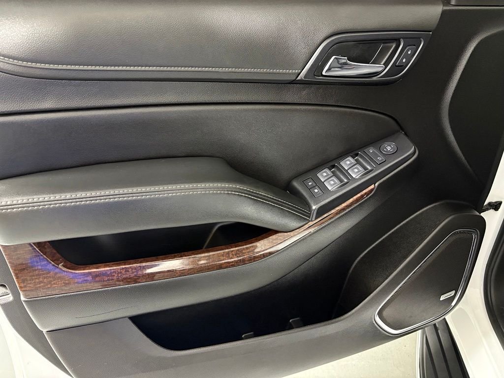 Used 2019 White GMC SLE image 17