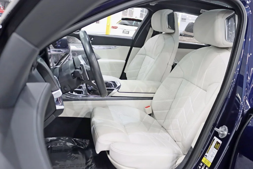 Used 2023 Blue BMW 760i xDrive image 29