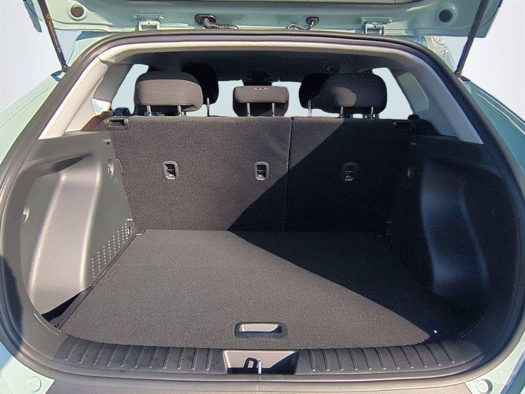 New 2027 Green Hyundai SE FWD image 14