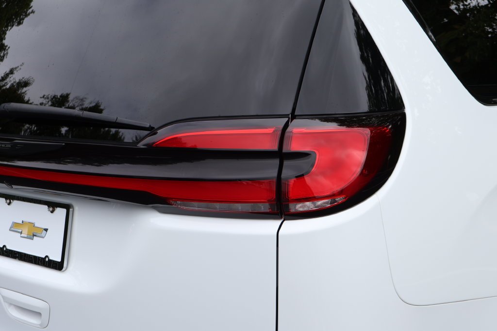 2024 Chrysler Pacifica Limited - Photo 9