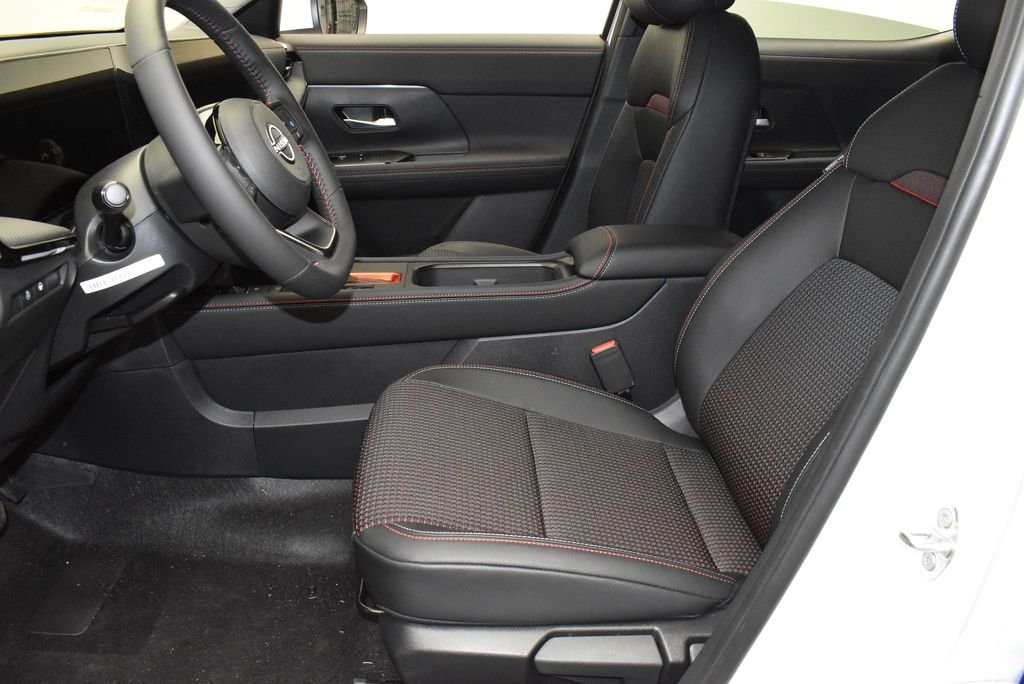 Certified Used 2025 White Nissan SR image 13