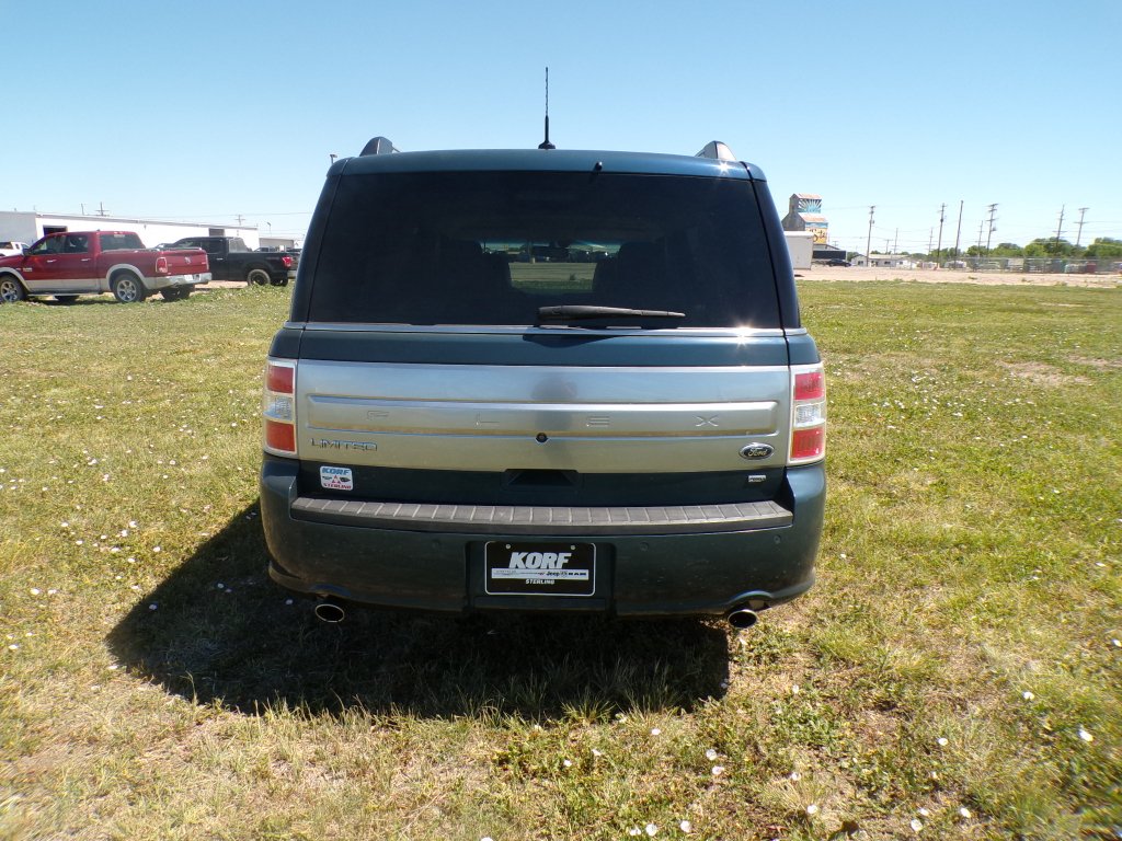 Used 2016 Too Good To Be Blue Metallic Ford Limited image 6
