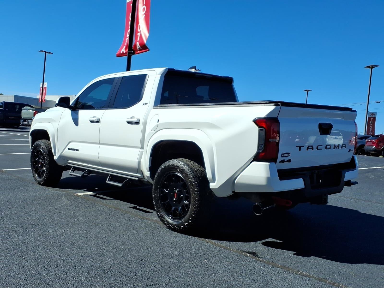 Used 2025 Ice Cap Toyota SR5 image 3
