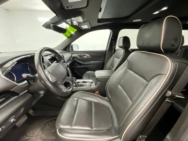 Used 2022 Red Chevrolet Premier image 18