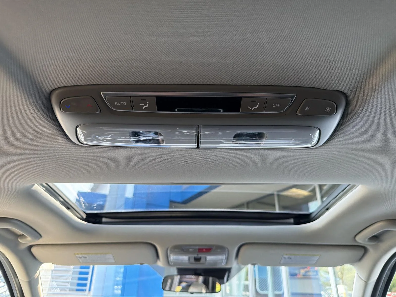 Used 2024 Everlasting Silver Kia S image 39