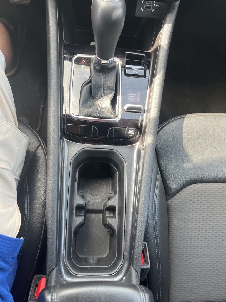 Used 2024 White Jeep Latitude image 20