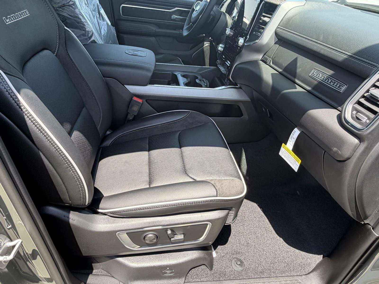 New 2026 Canyon Lake Exterior Paint RAM Laramie image 9