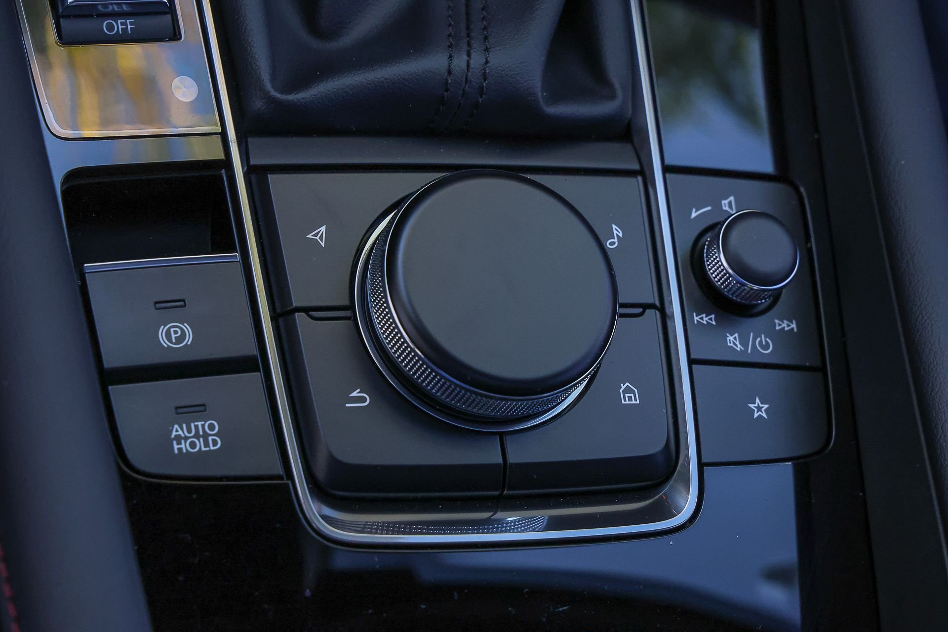 2026 Mazda Mazda3 Carbon Edition - Photo 18