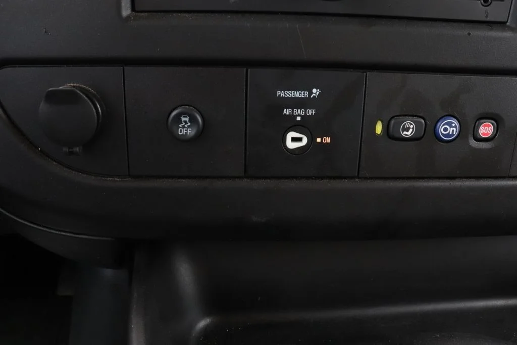 Used 2022 Summit White Chevrolet Work Van image 15