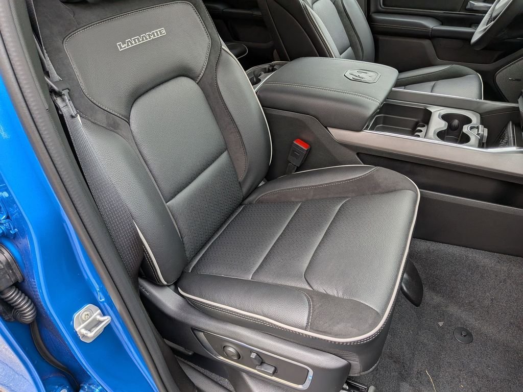 New 2026 Hydro Blue Pearl-Coat Exterior Paint RAM Laramie image 30