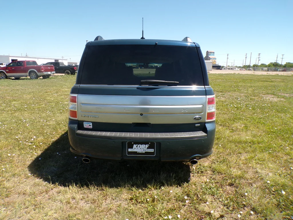 Used 2016 Too Good To Be Blue Metallic Ford Limited image 6